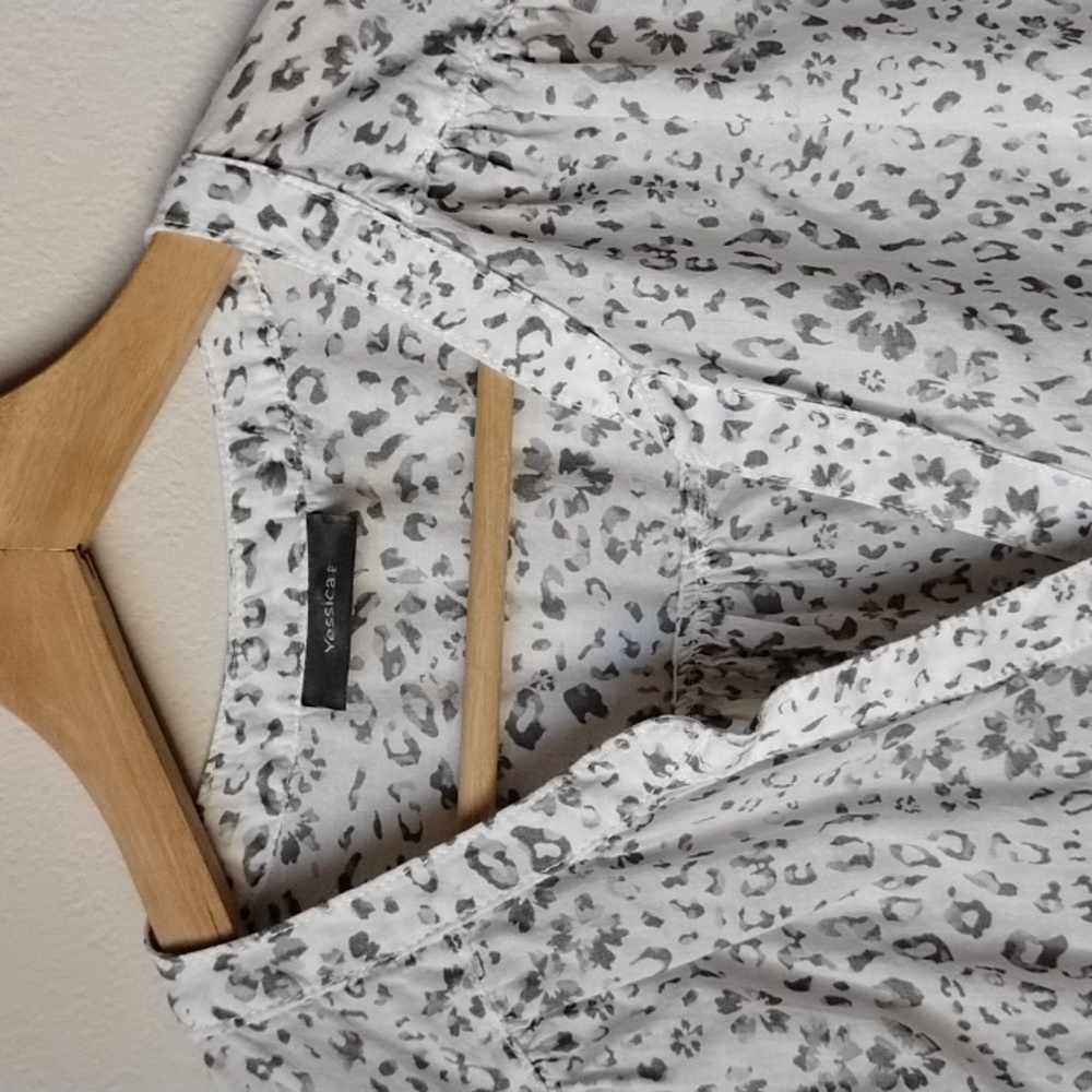 C&A Leopard Print Button-Up Blouse - Picture 2 of 14
